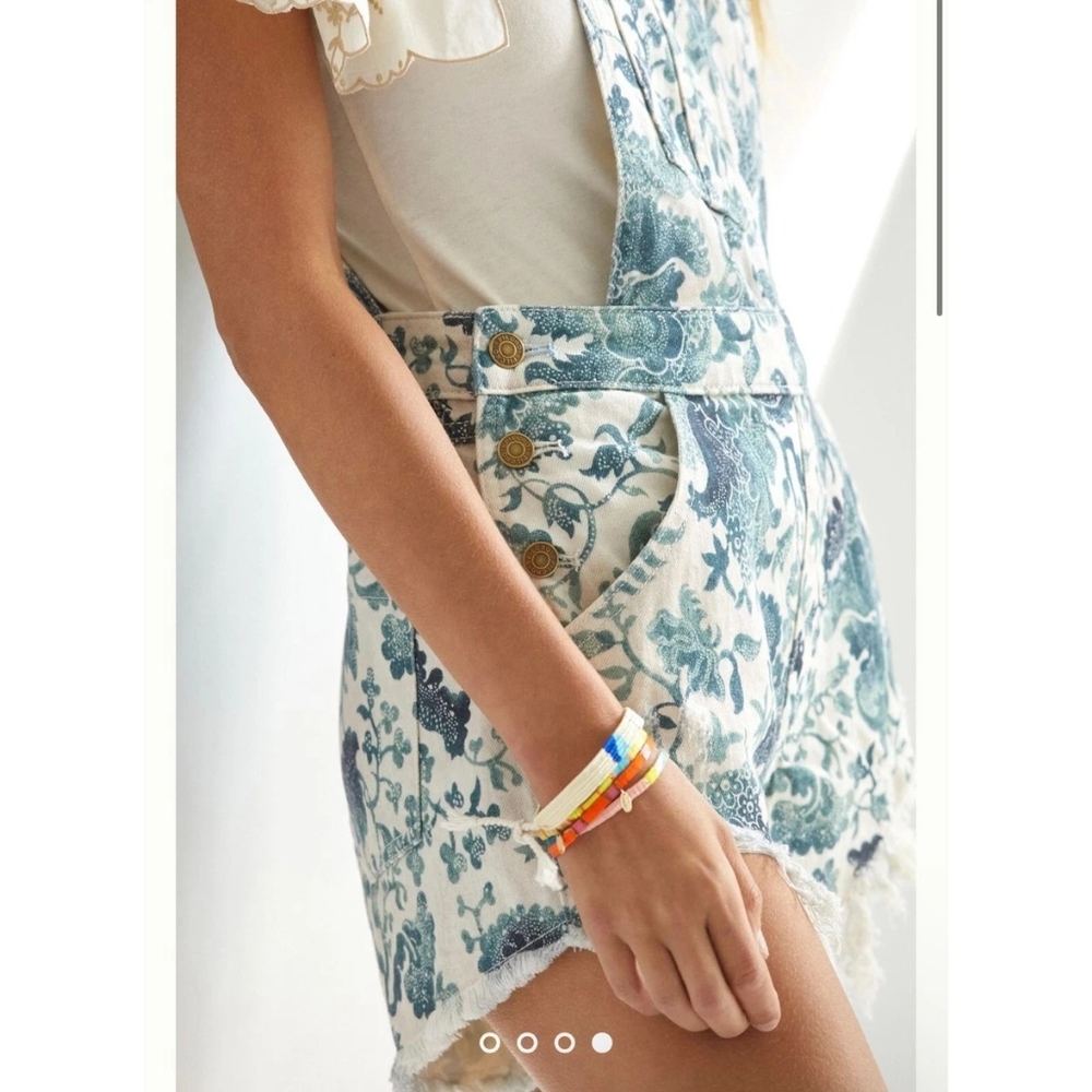 Anthropologie Pilcro Cutoff Denim Ivory Printed Overall Shorts - Picture 4 of 11
